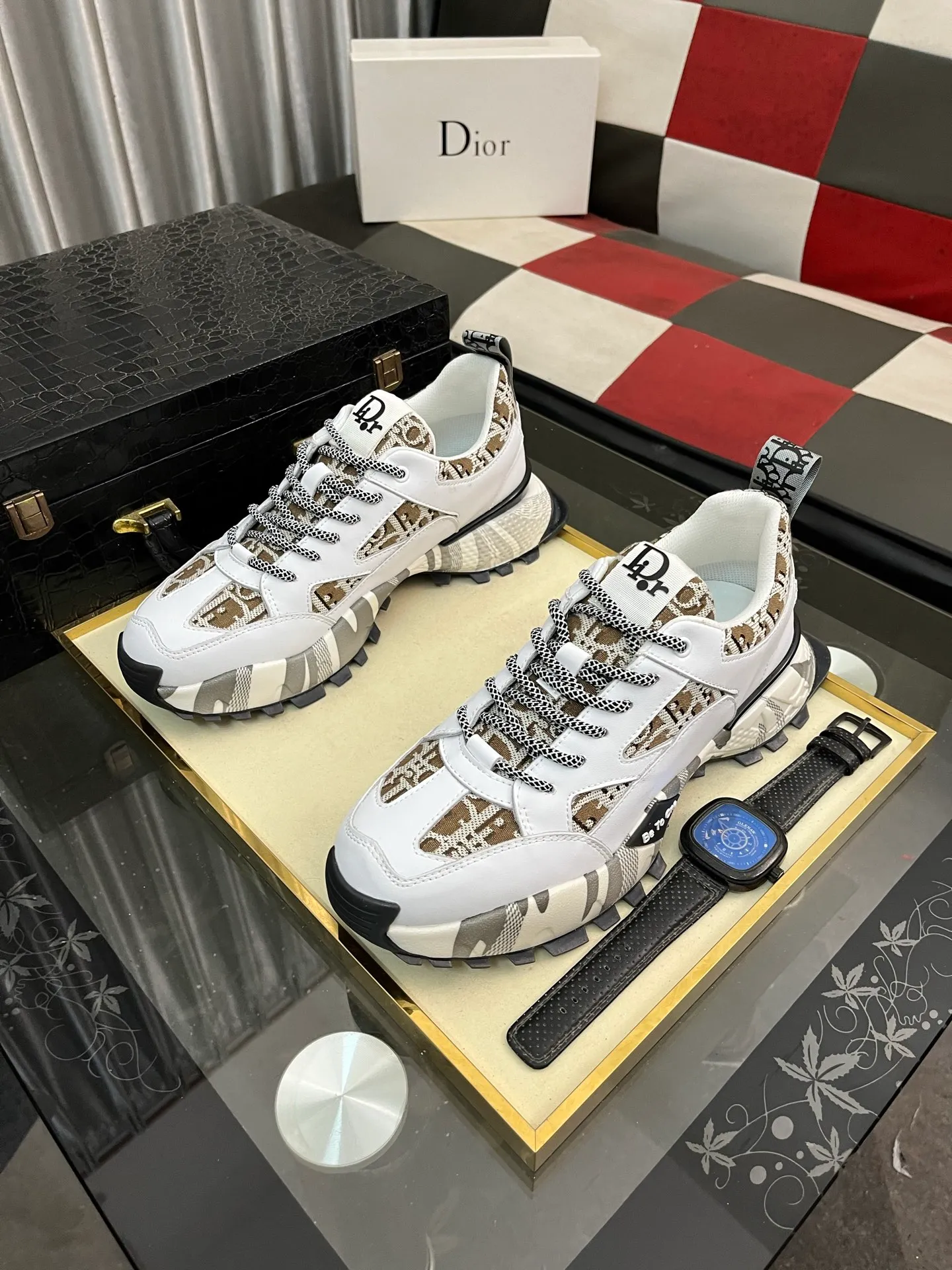 Men's Men's Shoes💰458⌚️⌚️Dior unique modern style sneakers. Counter purchasing 🏃casual leather shoes😍😍 original cowhide leather imported from Italy (refuses to discolor and grind feet) soles: original soles specially provided by the original factory, super cool😍 lace up and walk with wind👍 style design ⚠️ super comfortable and wear-resistant original soles. Just like shooting the real thing 🎬The real thing is better Code number: 38-443️⃣Colors available